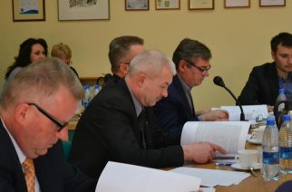 Sesja Rady Gminy w Żukowie: żaden z nauczycieli nie straci pracy, ale etatów będzie mniej! [ZDJĘCIA]