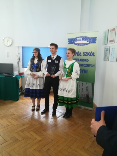 Sukces uczennicy ZSP  w Sierakowicach podczas  IV Wojewódzkiego Konkursu Wiedzy o Regionie