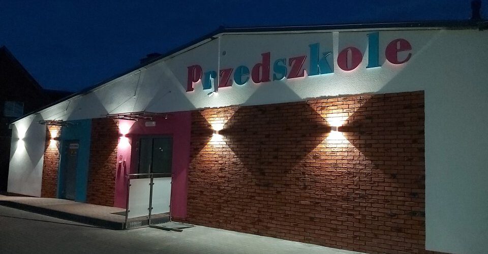 Nowoczesna szkoła i przedszkole w Mściszewicach