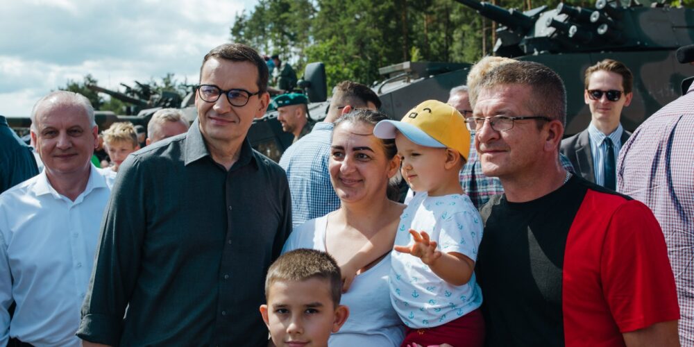 Premier na Pikniku Wojskowym w Stężycy: „Polacy muszą być gospodarzami we własnym domu…”