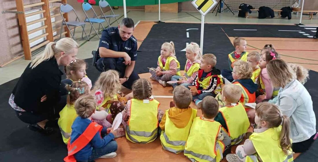 Jak Bezpiecznie Dotrze Do Szko Y Czyli Policjanci W Szko Ach W