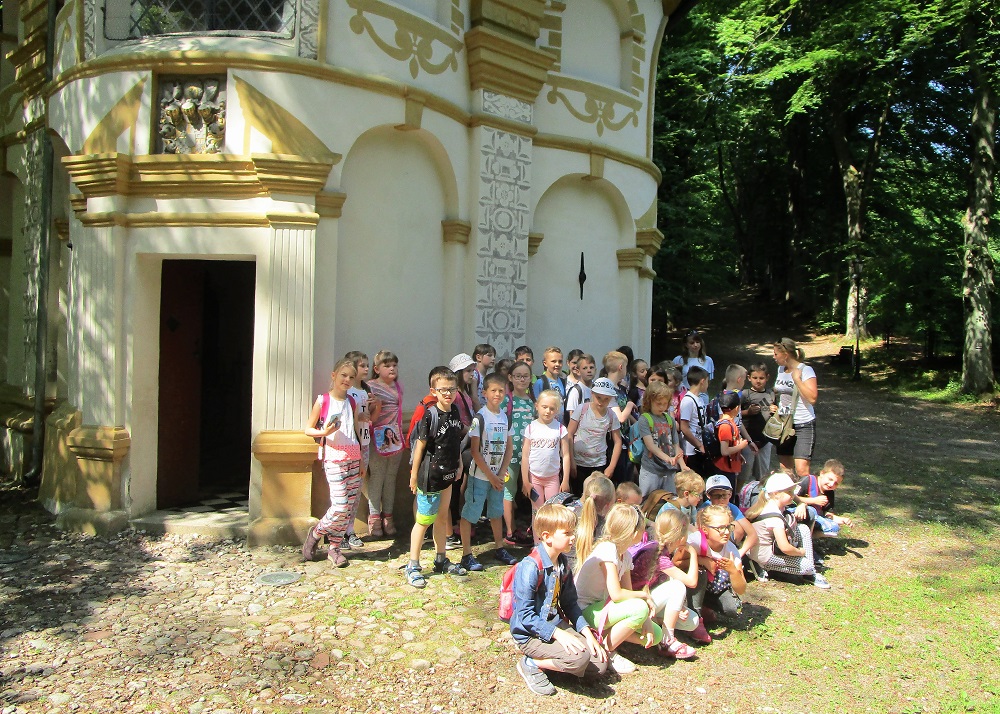 Uczniowie Szkoły Podstawowej w Borkowie zwiedzili i poznali Wejherowo fot. SP w Borkowie