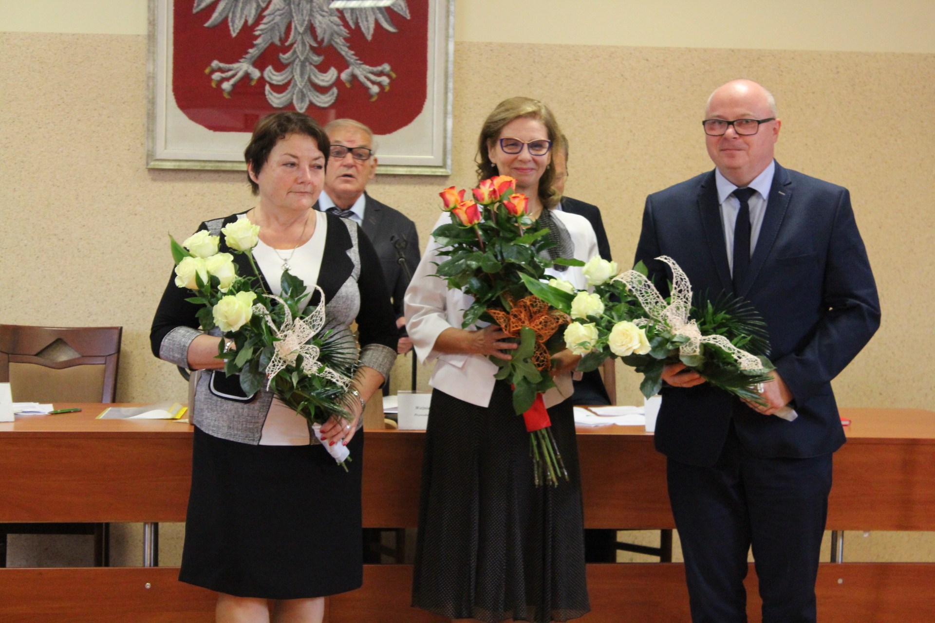Dyrektorzy szkół odebrali gratulacje od Starosty, Zarządu i Prezydium Powiatu fot. P.CH. / zKaszub.info