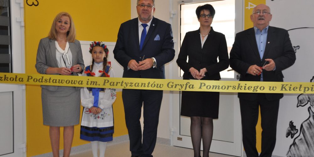Otwarto nową część szkoły wraz z łącznikiem w Kiełpinie [ZDJĘCIA]