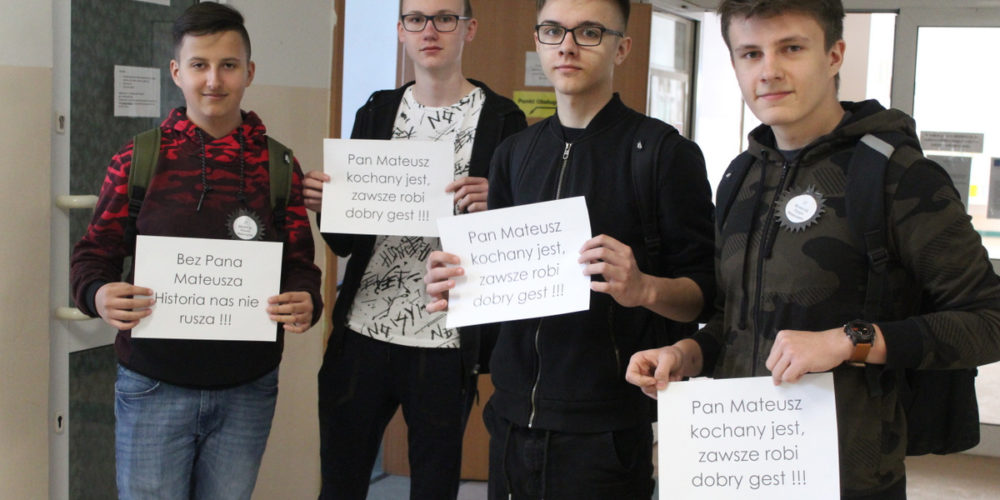 Murem za Mateuszem Frąckiewiczem – uczniowie protestują