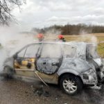 Połęczyno. Pożar samochodu – z auta niewiele zostało. Co było przyczyną?