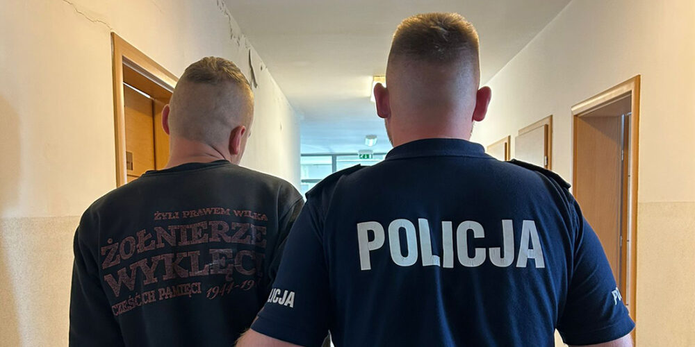 Kożyczkowo. Policjant po służbie dorwał osobę poszukiwaną listem gończym