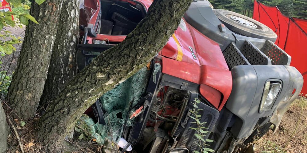 Szklana – Mrozy. Śmiertelny wypadek. Zginął 44-letni kierowca ciężarówki