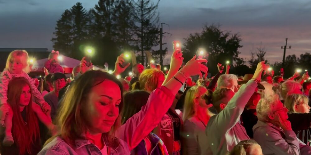 To nie „Rammstein”, to „Łzy”! Zobacz wideo z dożynkowego koncertu w Przodkowie!