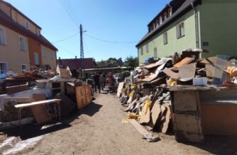 Kolejne zdjęcia i filmy od mieszkańca gm. Żukowo z terenów powodziowych: “Gdzie nie spojrzymy, tam pomoc…”